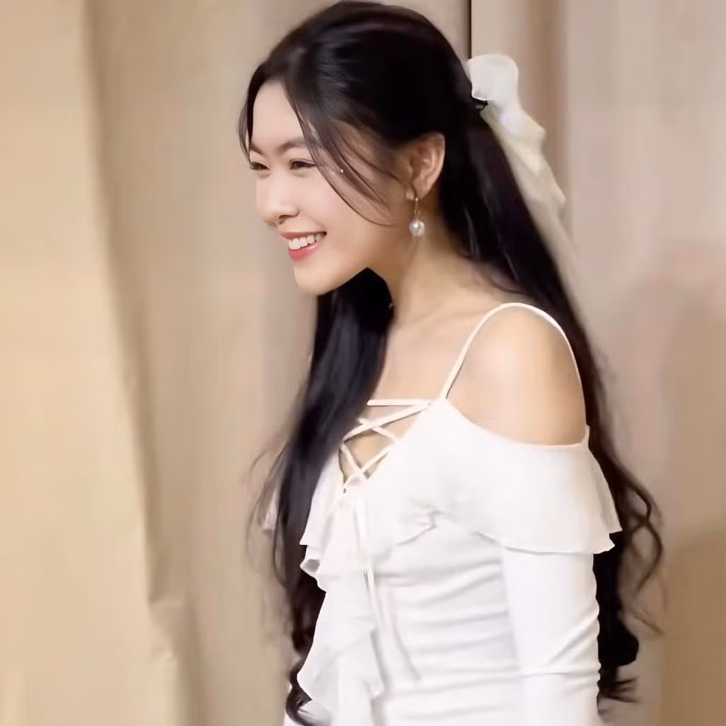 U me khong loi thoat truoc ve dep phong phao con gai Quyen Linh