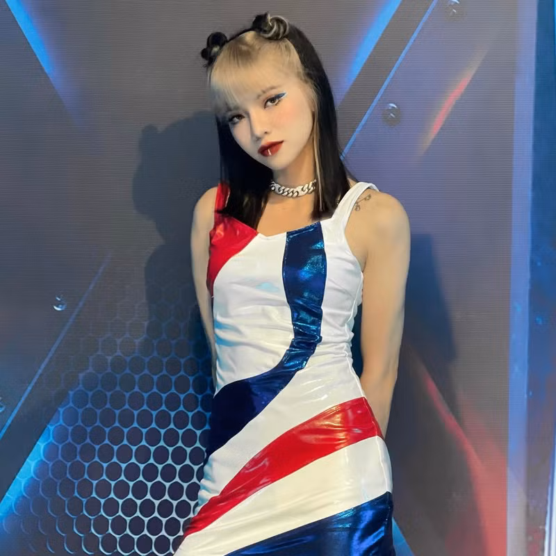 Tên tuổi của nàng hot girl bắt đầu được nhiều người biết đến khi cô tham gia vào hỗ trợ các thí sinh trong chương trình Rap Việt. Lúc đó nhiều netizen đã ví cô như là "Lisa của Việt Nam"