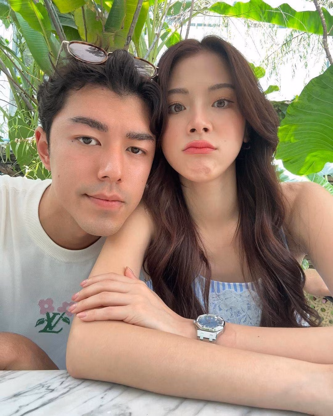 Chuyện tình cảm của cặp đôi Yêu nhầm bạn thân nhận được sự ủng hộ và phản hồi tích cực từ người hâm mộ bởi họ đều nổi tiếng, tương đồng về ngoại hình.