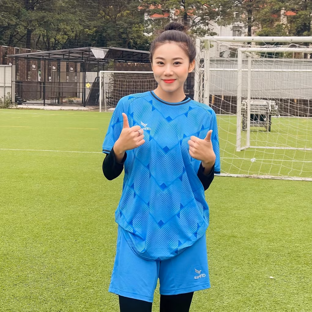 Hà Thị Hoà Bình sinh năm 2022 đến từ Phú Thọ, được biết đến với biệt danh là Bình Gấu. Hiện tại, cô đang làm mẫu ảnh và được nhiều bạn trẻ biết đến.