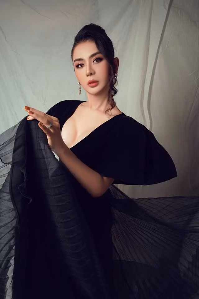 Bị tố chỉnh ảnh lố, người đẹp chuyển giới khiến dân tình ngỡ ngàng Bi to chinh anh lo, nguoi dep chuyen gioi khien dan tinh ngo ngang