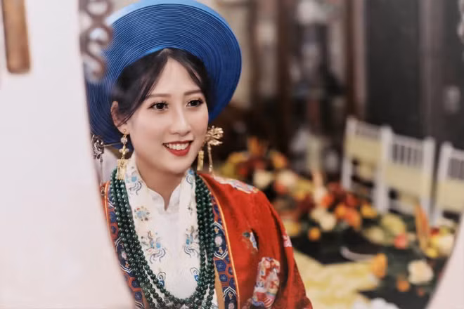 Nhiếp ảnh gia Đàm Anh - người thực hiện bộ ảnh - cho biết anh rất ấn tượng và may mắn khi có cơ hội chụp một đám cưới hoài cổ. Khi lên tới phòng cô dâu anh đã rất ngạc nhiên vì bộ cổ phục. Hiện nay, đa số các bạn trẻ đều lựa chọn trang phục hiện đại trong ngày cưới. Bởi vậy, Đàm Anh rất vui khi thấy cô dâu, chú rể yêu thích và giữ gìn những nét văn hoá cổ truyền Việt Nam.
