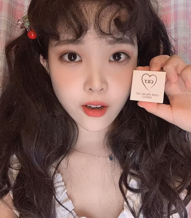 Soi dàn hot girl được ví như bản sao hoàn hảo của IU Soi dan hot girl duoc vi nhu ban sao hoan hao cua IU