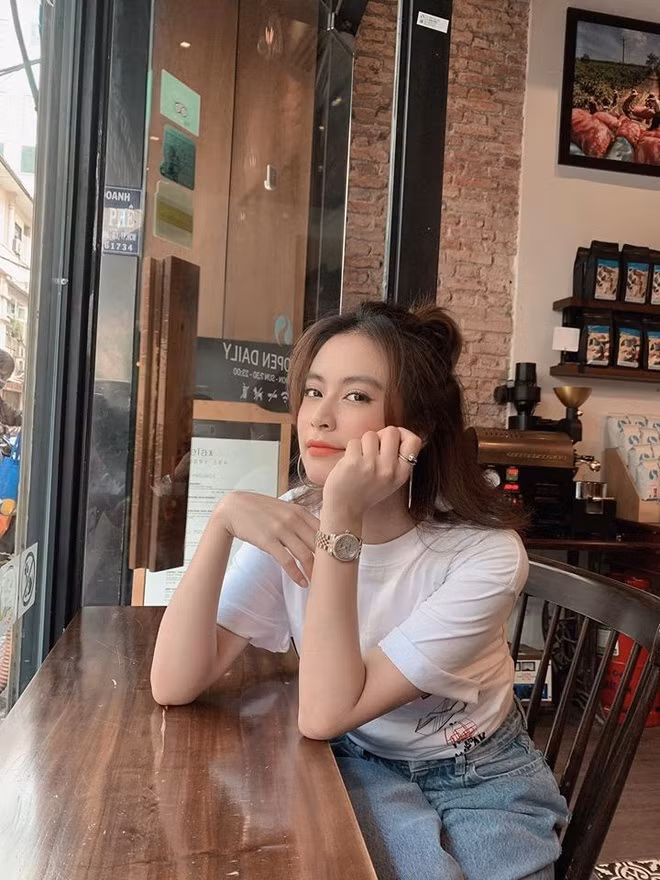 13 năm sau khi tập đầu tiên của " Nhật ký Vàng Anh" lên sóng, giờ đây Hoàng Thùy Linh được khen ngày càng xinh đẹp, gợi cảm. Đặc biệt, sự nghiệp âm nhạc của cô thăng tiến với nhiều dấu ấn, sản phẩm chất lượng như Để Mị nói cho mà nghe, Duyên âm, Kẻ cắp gặp bà già.