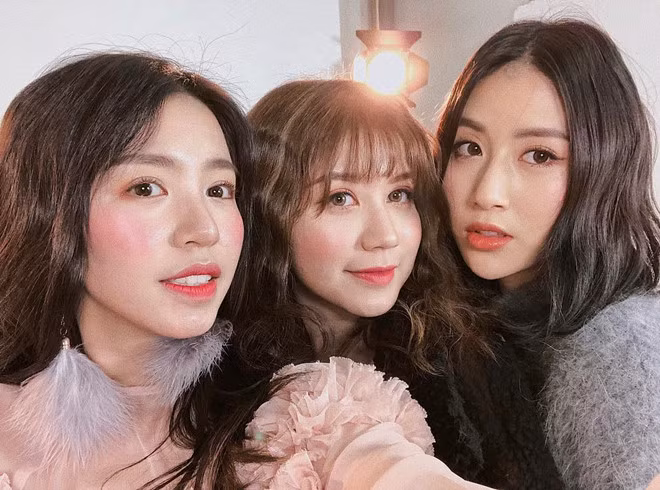 Sau 10 năm nổi tiếng trên mạng xã hội, hiện tại, Mẫn Tiên, An Japan và Quỳnh Anh Shyn đã có những bước đi khác nhau và không còn thân thiết, thường xuyên chụp ảnh như xưa nữa.