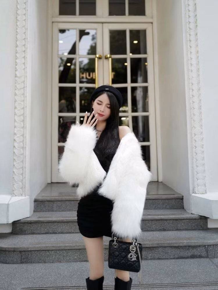 Hương Nhi sở hữu nhan sắc xinh đẹp, ngọt ngào.