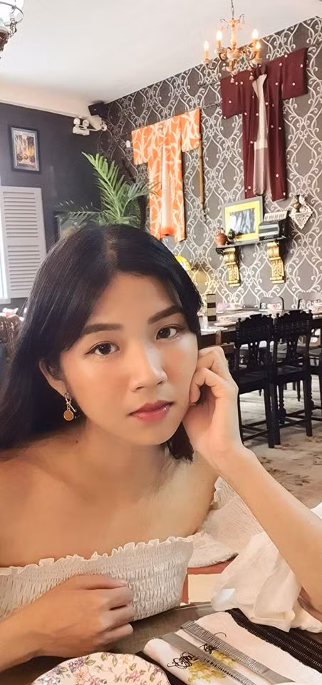 Sinh ra theo cách rất đặc biệt, nên ngay từ nhỏ cô gái sinh năm 1998 này thường xuyên được báo giới săn đón tìm hiểu.
