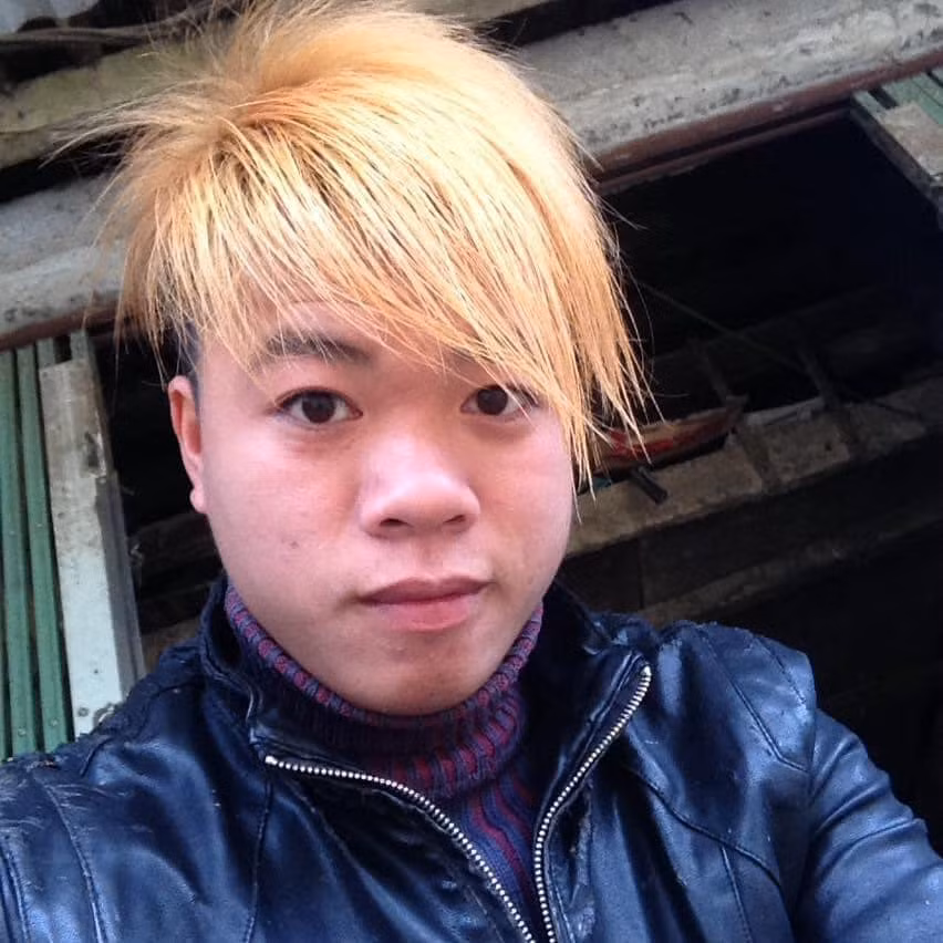 Mái tóc ngày xưa cứ ra đường 10 người thì có hết 9 người để.
