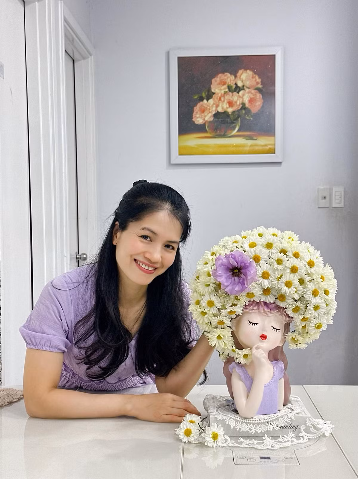 Từ đam mê cắm hoa và được nhiều người ủng hộ, Hà Lê xây dựng cho mình một shop bán đồ cắm hoa. Những sản phẩm xinh xắn cùng tâm huyết của mẹ đảm khiến nhiều người rất ấn tượng.