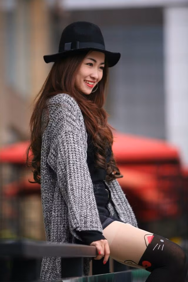 Nghề DJ là cái nghiệp, là niềm đam mê của Trang Moon. Cô còn dự định sẽ mở nhà hàng hoặc kinh doanh một thứ gì đó để ổn định cuộc sống.