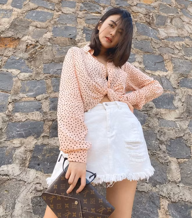 Cô bạn sở hữu ngoại hình ưa nhìn, vóc dáng cân đối kèm chiều cao 1m65 lý tưởng khiến nhiều người ghen tị.