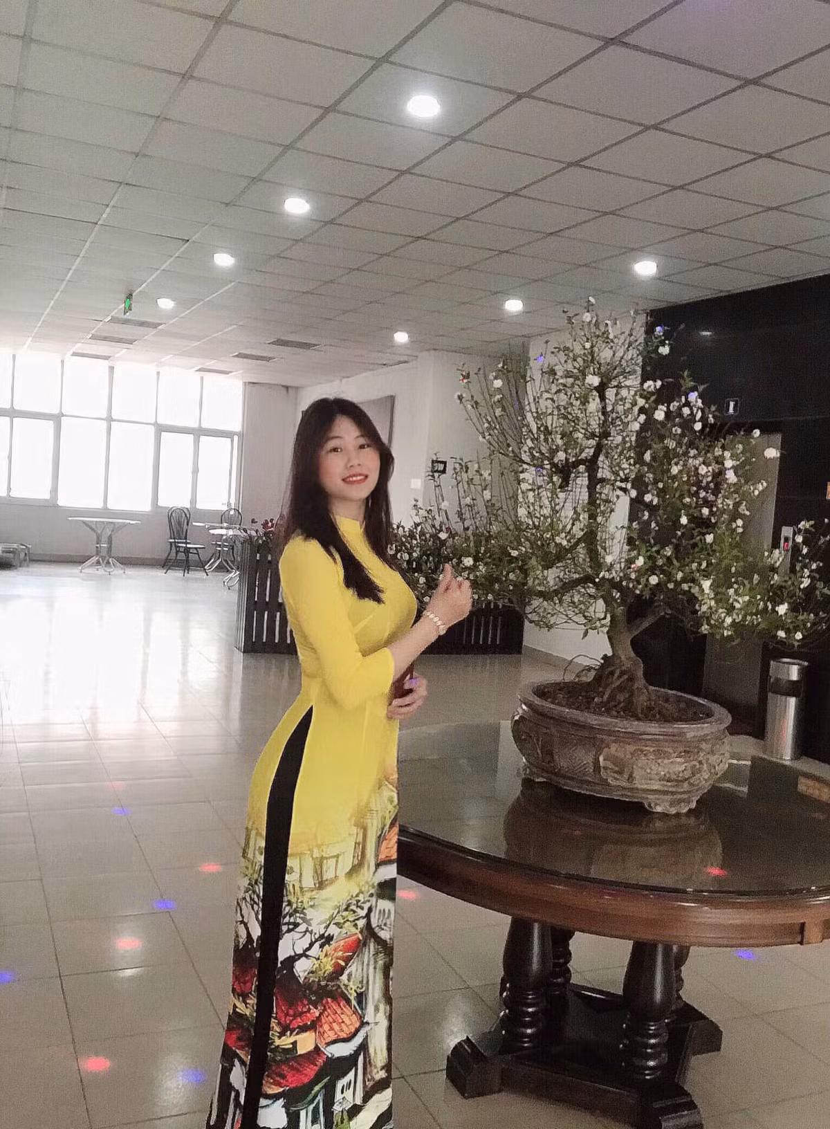 Tình yêu của hậu vệ Đình Trọng và bạn gái kín đáo và êm ả. Người hâm mộ nhiều lần bày tỏ mong muốn cặp đôi sớm về chung một nhà.