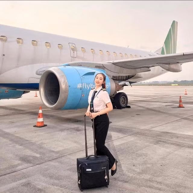 Nu phi cong dau tien o Viet Nam thu suc lai may bay phan luc-Hinh-5