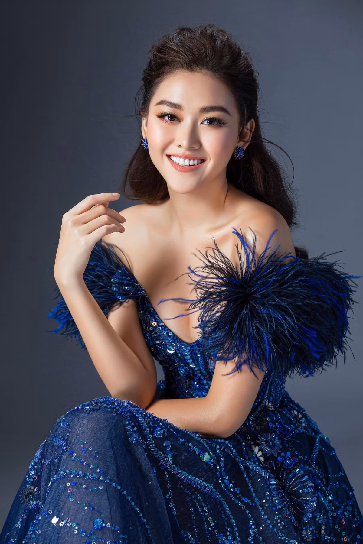 Hot girl Phan Đình Phùng một thời được đánh giá là sở hữu nhan sắc có phần giống ngọc nữ Tăng Thanh Hà nhờ đôi mắt to tròn, khuôn miệng tươi tắn.