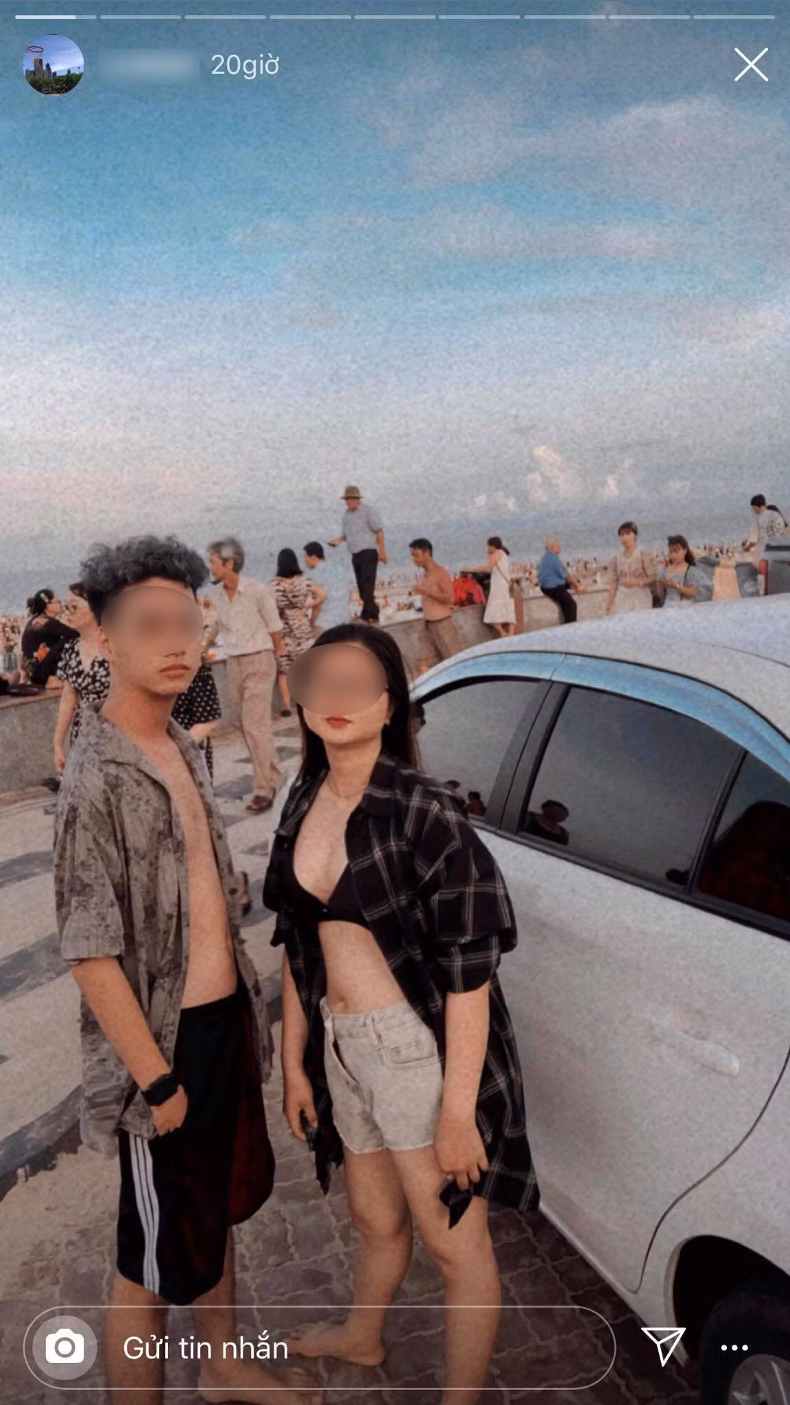 Trước đó, danh tính của cặp đôi xả rác phòng khách sạn đã bị dân mạng tìm ra nhanh chóng. Sau khi đăng tải, tài khoản này vấp phải những chỉ trích từ cộng đồng mạng.