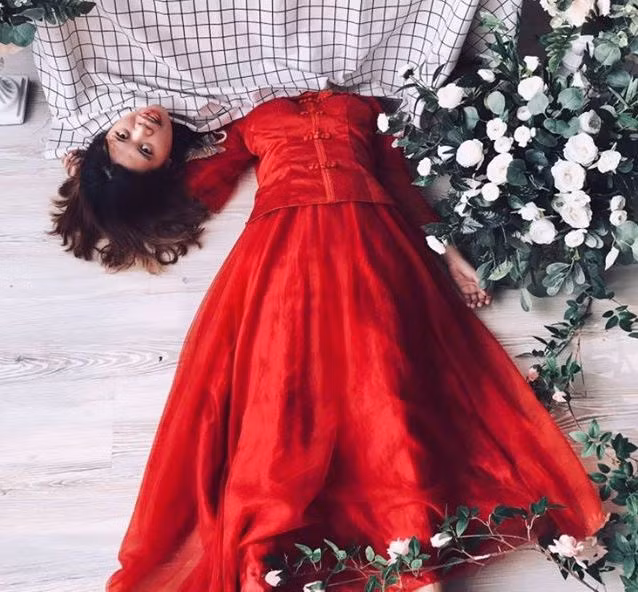 Không chỉ "đú trend" cho vui, nhiều bạn trẻ đầu tư cả trang phục, make up để tạo ra những bức ảnh đặc sắc, không đụng hàng.