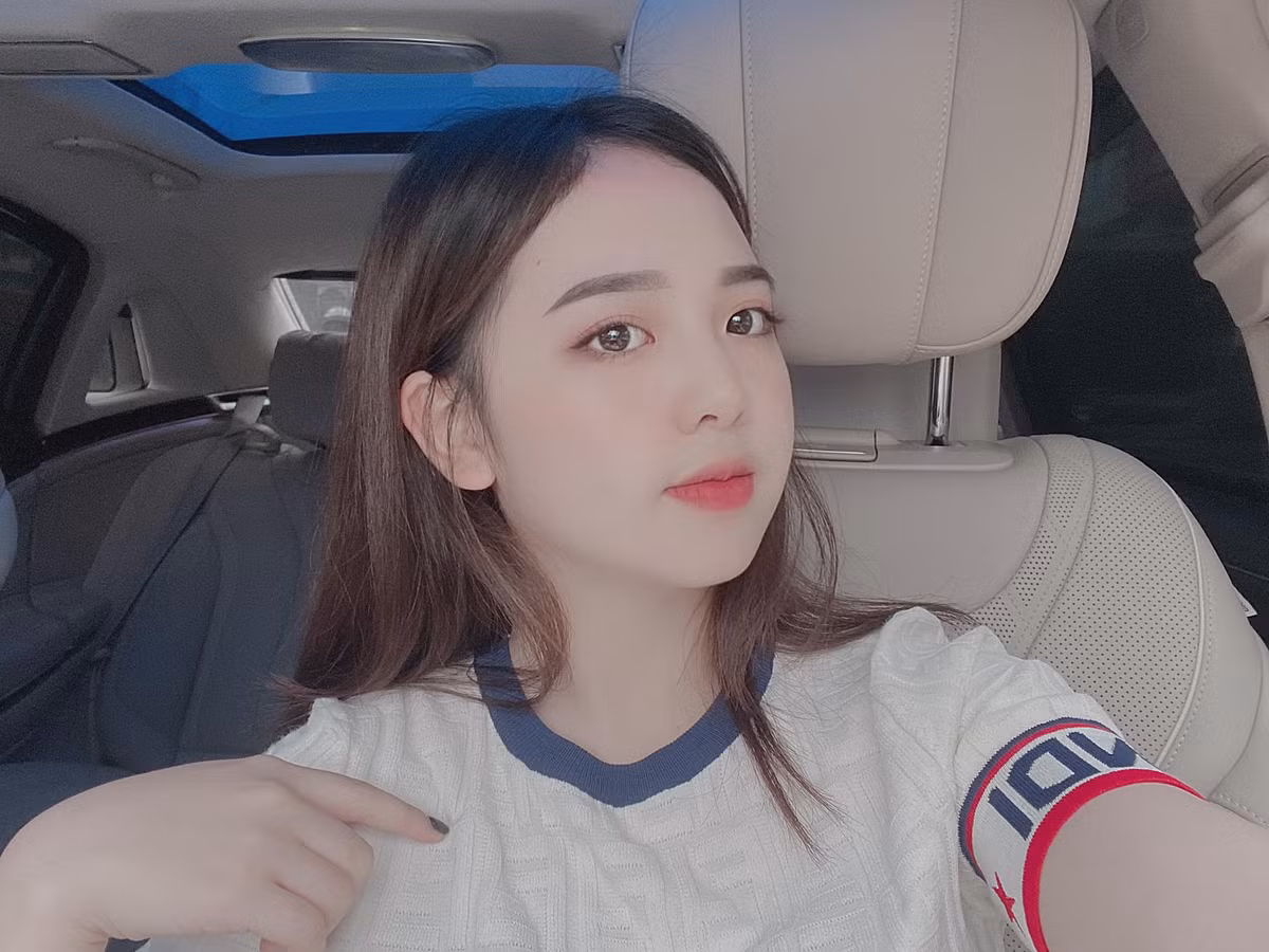 Cô nàng chưa từng công khai người yêu, cho biết chuyện tình cảm muốn giữ cho riêng mình.