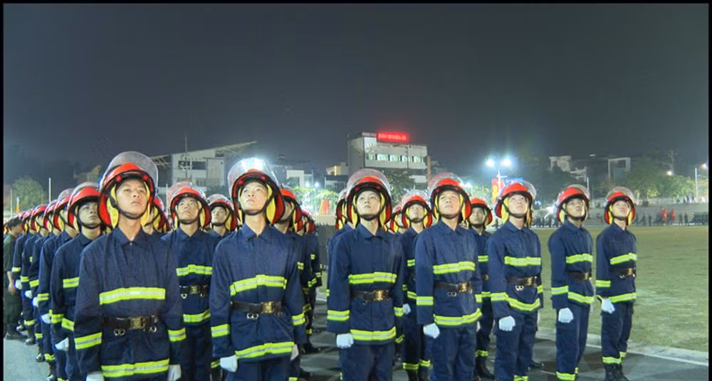 Những ngày vừa qua sân vận động thành phố Điện Biên Phủ khẩn trương không khí tập luyện của các khối đội hình tham gia Lễ diễu binh, diễu hành kỷ niệm 70 năm chiến thắng Điện Biên Phủ.