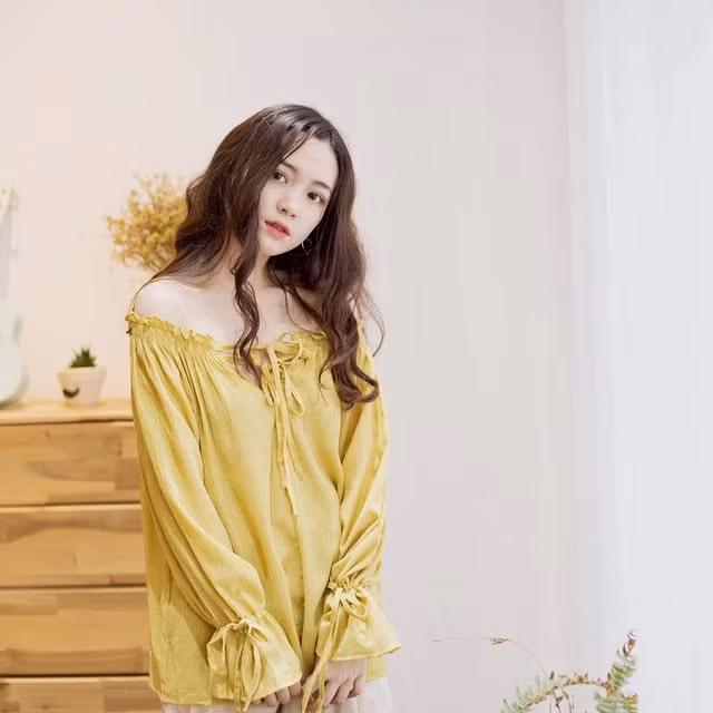 Cô nàng 10X được mọi người biết tới nhiều qua một lần tình cờ ảnh của cô được đăng lên một fanpage ảnh đẹp trên mạng xã hội.