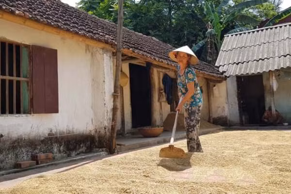 Tien ho tro ho ngheo roi vao nguoi nha quan: Toi co hieu tieu chi da chieu la gi dau
