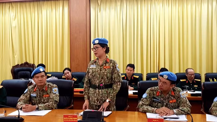 Để chuẩn bị cho việc lên đường làm nhiệm vụ, cả hai sĩ quan đã được tham dự các khóa huấn luyện chuyên môn với nhiều nội dung quan trọng giúp cán bộ có đủ năng lực đáp ứng yêu cầu chuyên môn của Liên Hợp Quốc.
