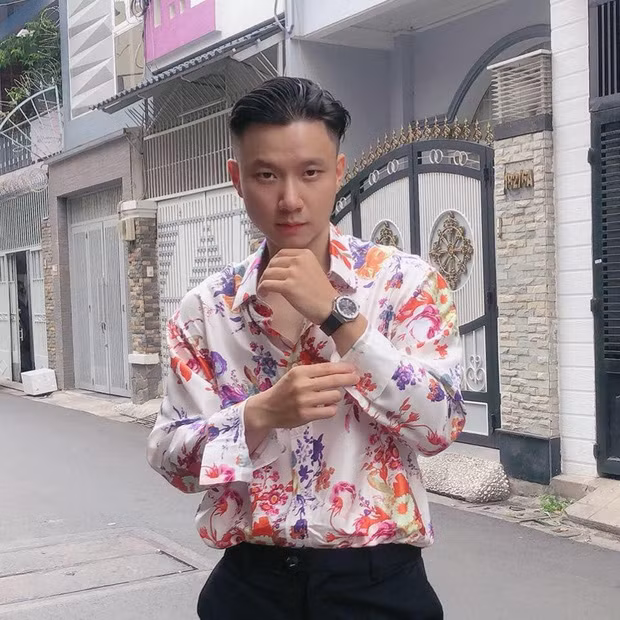 "Cực phẩm" tiếp theo của Người ấy là ai là chàng trai Trực Nguyễn - người sáng lập chuỗi homestay - nhà trọ cao cấp gồm 100 căn phòng ở TP.HCM.