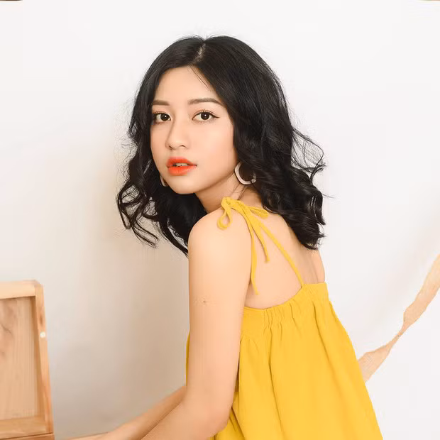 Hiện tại hot girl 9X đang là thực tập sinh của một công ty Luật.