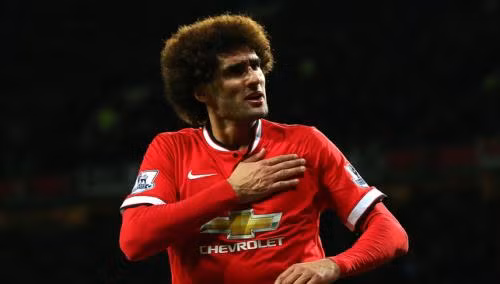 Fellaini từng là bom xịt dưới triều đại của HLV David Moyes với chỉ 1 lần kiến tạo bàn thắng. Tưởng rằng khi Van Gaal về nắm quyền, Fellaini bị đá khỏi MU nhưng dưới bàn tay nhào nặn của HLV người Hà Lan, quái thú tóc xù này đã trở lại với 3 lần ghi bàn và những pha tranh chấp bóng bổng mạnh mẽ.