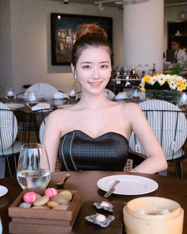 Ngoài ra, móng giò có nhiều mỡ, collagen ăn vào đẹp da và cũng giúp tăng vòng một.
