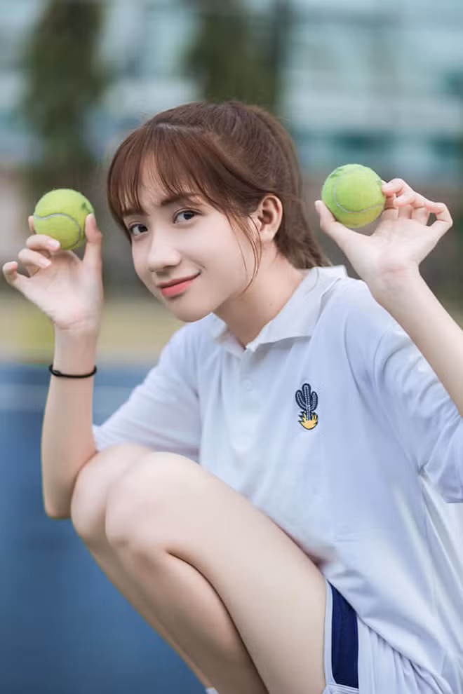 Học chung một ngôn ngữ hoàn toàn mới với những người bạn đã học sẵn khiến Yến Linh gặp những khó khăn nhất định, khủng hoảng nhẹ. Nhưng cô bạn cho hay "vạn sự khởi đầu nan" nên chỉ có thể cố gắng hết sức mình.