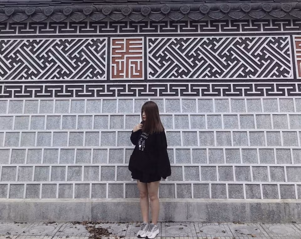 Quan trọng là có một người bạn chụp hình có tâm thì tất cả các ngóc ngách Hà Nội đều trở thành nơi cực ổn để chụp hình.