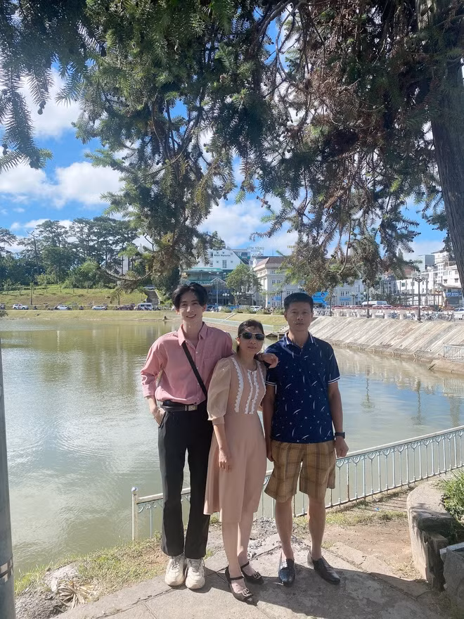 Sau bao cố gắng, ngoài miếng đất Thức “tậu” làm tài sản cho riêng mình anh cũng tặng bố mẹ 1 căn chung cư ở quận 9, TP.HCM.
