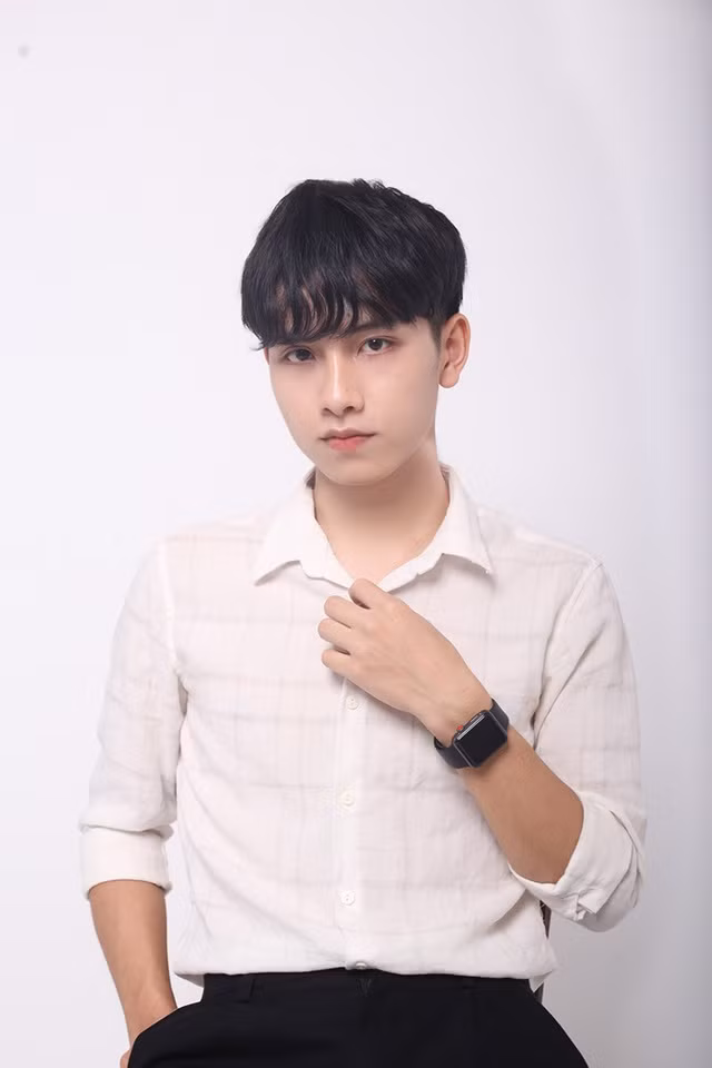 Hot boy bằng lái xe mong muốn trong tương lai có thể trở thành một bác sĩ Răng - Hàm - Mặt giỏi, giàu kiến thức.
