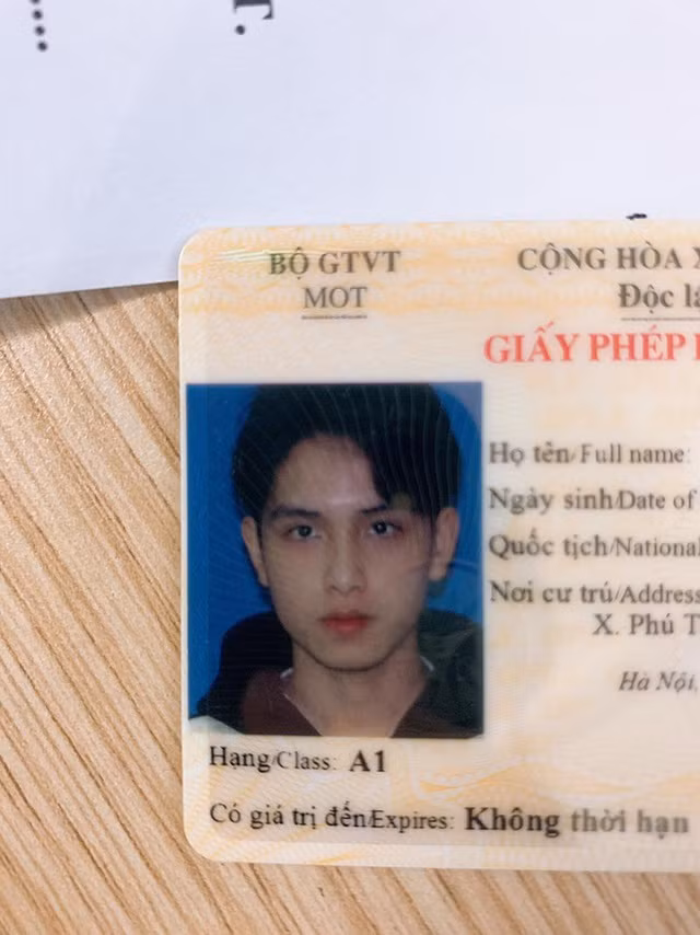 Mới đây, tấm bằng lái xe máy của một nam sinh trường Y được một diễn đàn lớn trên mạng xã hội chia sẻ thu hút sự quan tâm đặc biệt của cộng đồng mạng. Ngay lập tức, info của anh chàng đã được tìm ra.