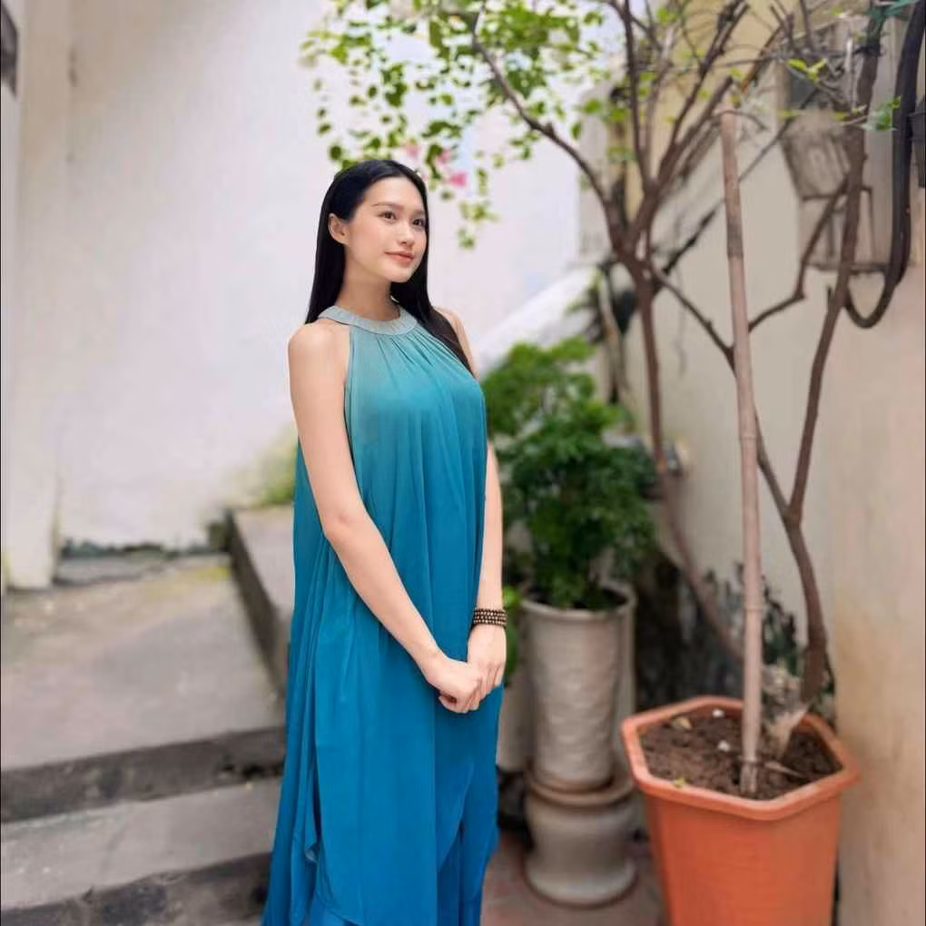 Ngoài khuôn mặt có phần bầu bĩnh hơn trước, Hải My gần như không có quá nhiều thay đổi về ngoại hình. Cô nàng vẫn giữ được vóc dáng thon gọn, mảnh mai và thoải mái diện nhiều kiểu dáng trang phục khác nhau.