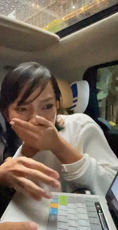 Khi thấy những hình ảnh nhạy cảm của bản thân bị ghi lại, Châu Bùi bày tỏ "Mình thấy có điều không lành, thật sự mình run bần bật chân tay vì bất an."