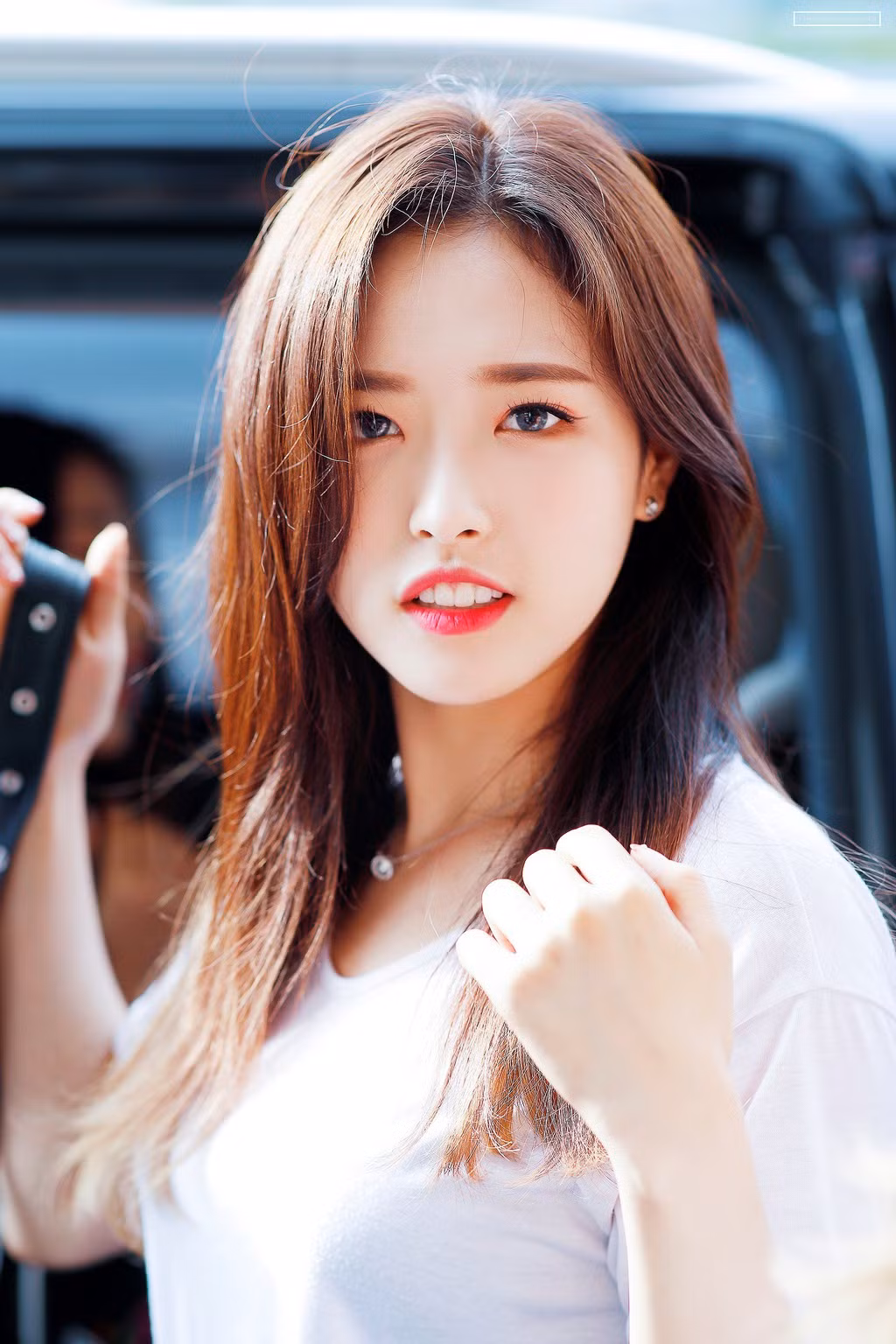 Muốn trở thành thần tượng Kpop, nhiều ca sĩ phải thực tập sinh trong nhiều năm trời thế nhưng Olivia Hye của nhóm Loona lại chỉ phải thực tập trong...1 ngày đã được debut ngay lập tức.