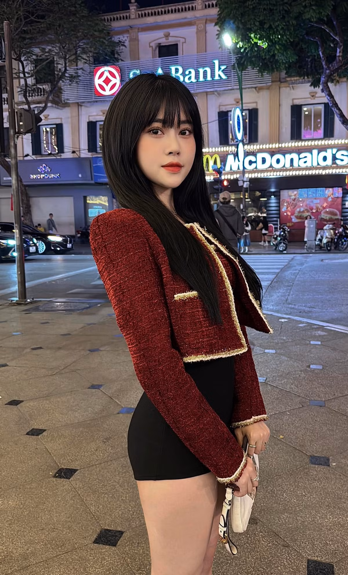 Khi bắt đầu bước vào nghề streamer, Thủy Tiên dù có khả năng chơi game tốt nhưng cũng không nhanh chóng phát triển được. Cô nàng phải nỗ lực cố gắng rất nhiều và dần được nhiều người biết đến.