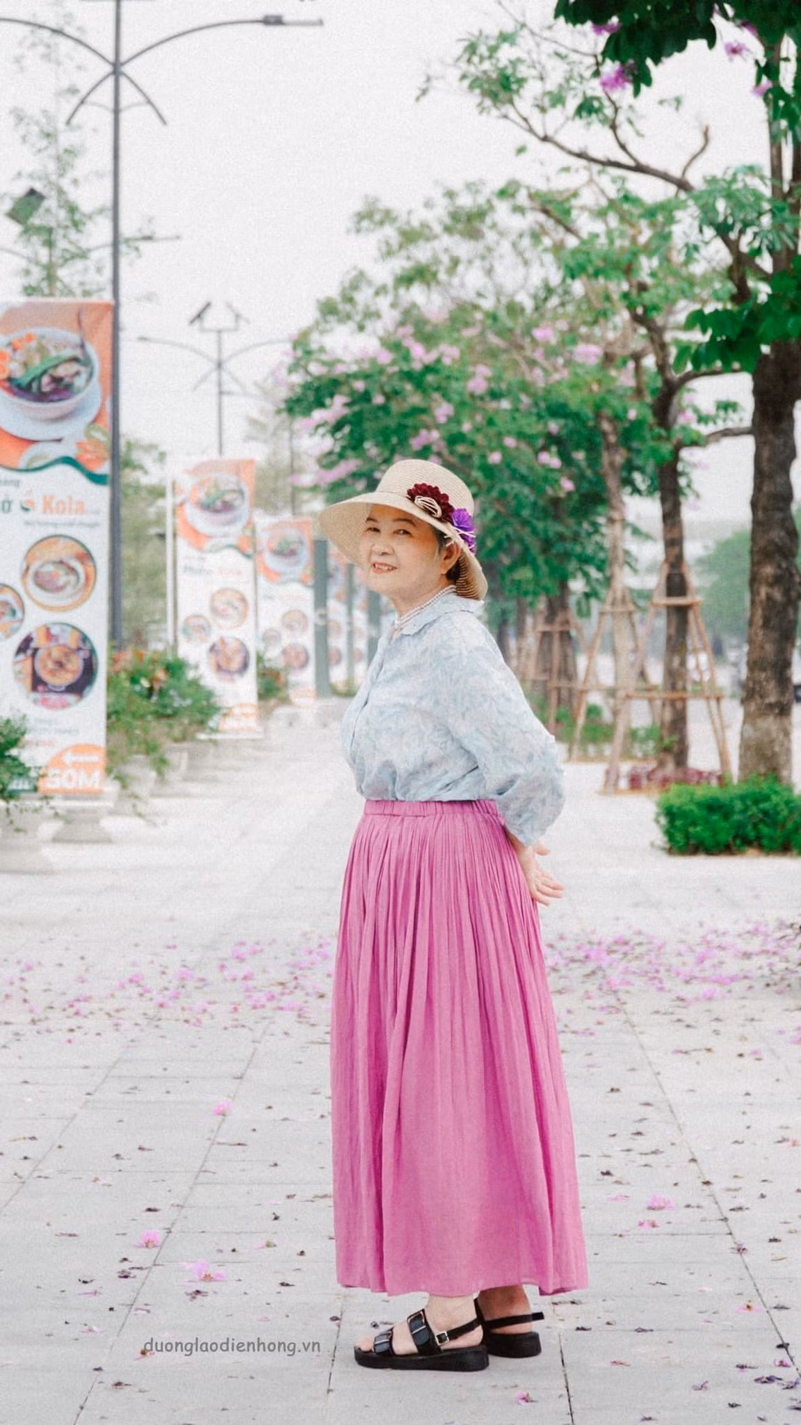 Đặc biệt nhiều cây bằng lăng với độ cao vừa phải sẽ phù hợp cho chị em.