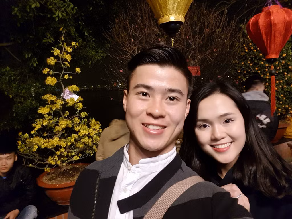 Ảnh đời thường của Quỳnh Anh cực xinh đẹp, dễ thương thế này không hiểu tại sao ngày trọng đại lại thê thảm đến thế.