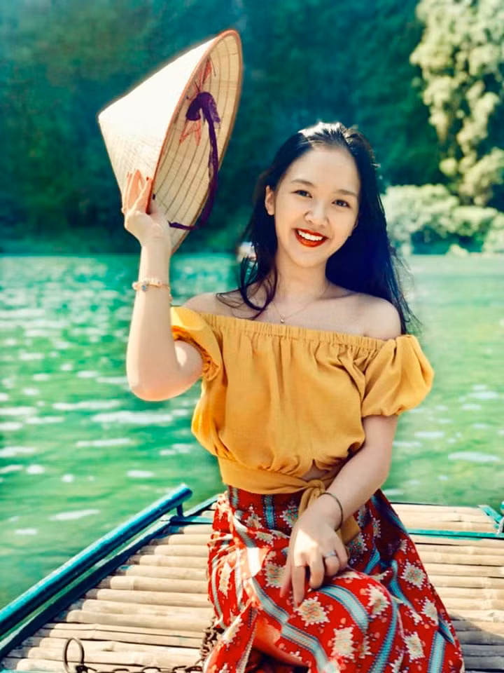 Vai diễn ra mắt và để lại nhiều ấn tượng nhất trong lòng khán giả của Hà Anh là bé Đậu trong bộ phim "Bánh đúc có xương".