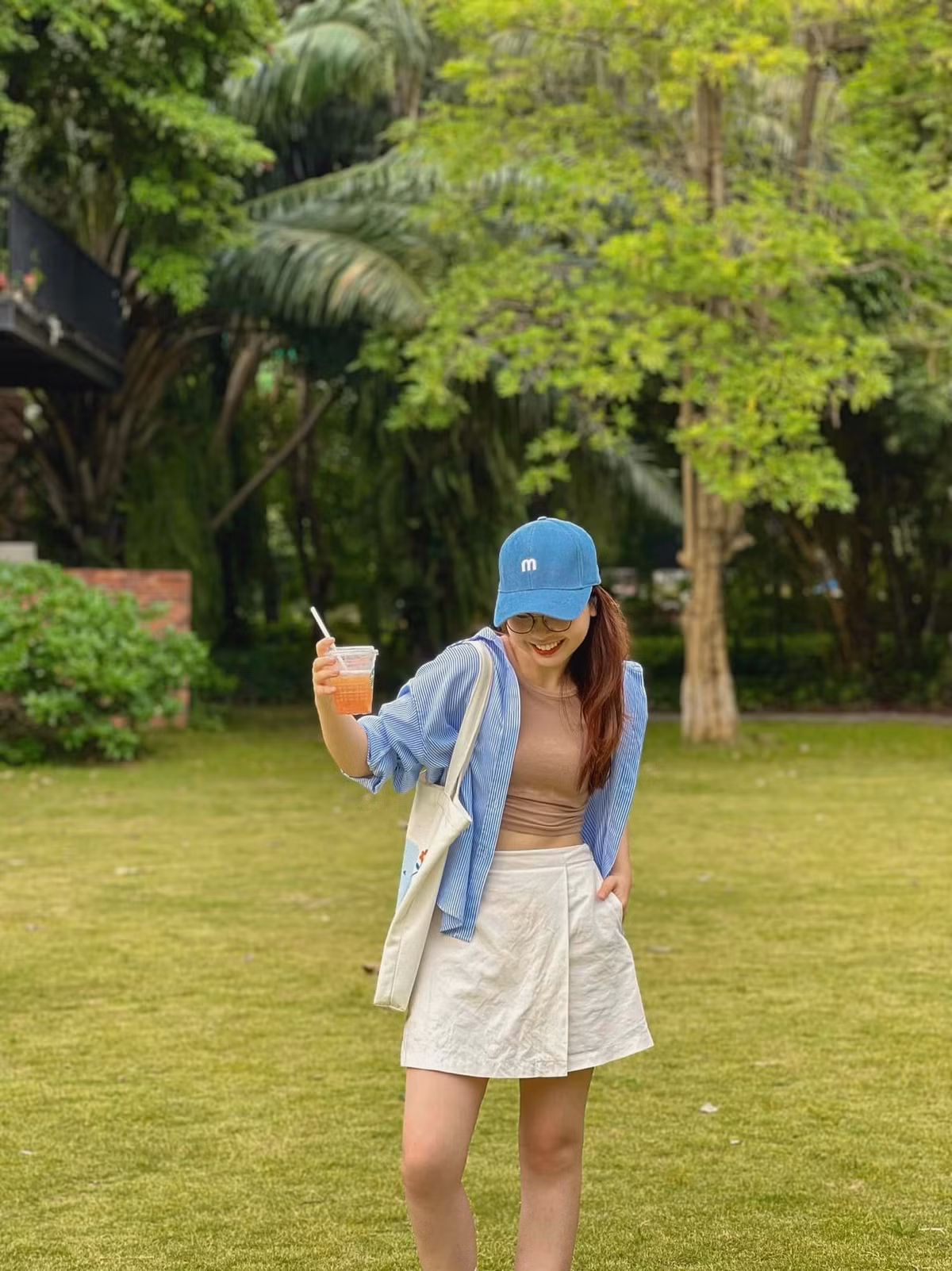 Vũ Quỳnh Anh là bạn trẻ 9X (sinh năm 1995), sinh ra, lớn lên trên mảnh đất Điện Biên anh hùng.