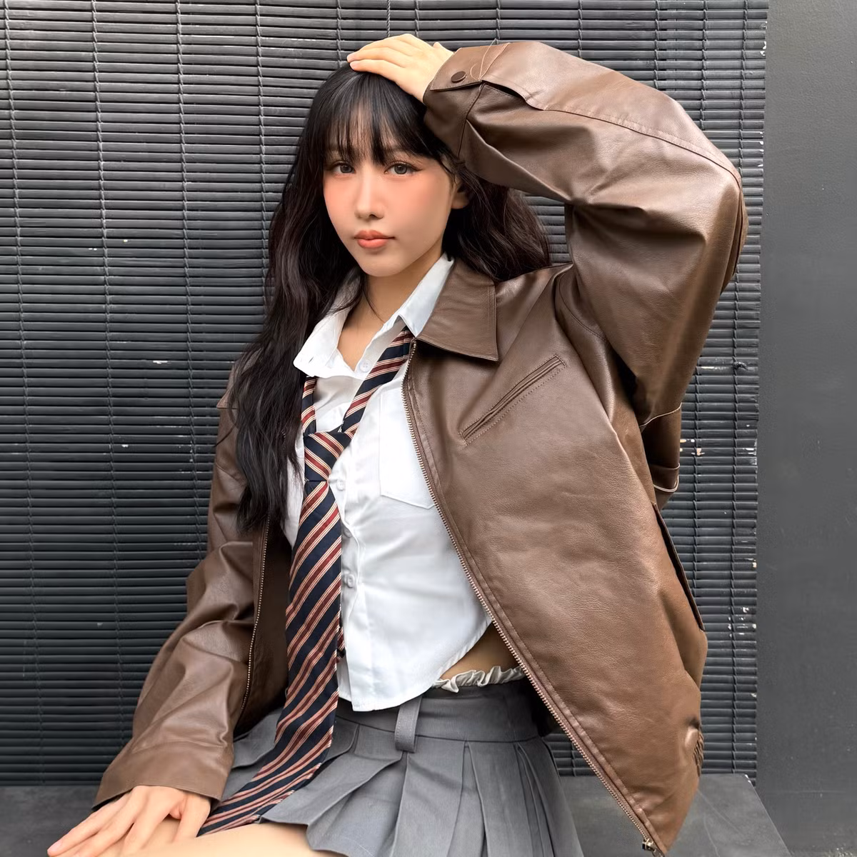 Thậm chí, visual của nữ ca sĩ còn được nhận xét giống với nhiều ngôi sao Kpop như Taeyeon, Tiffany…