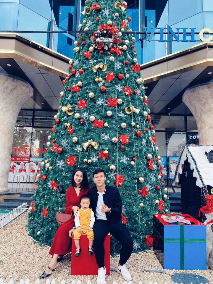Cặp đôi kết hôn năm 2017 và có con gái đầu lòng vào năm 2018. Hiện tại, Vợ Quế Ngọc Hải đang kinh doanh tại Hà Tĩnh.