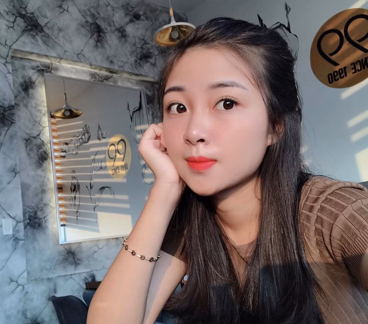 Nhật Linh chia sẻ, hiện cô vẫn sinh sống ở nhà mẹ đẻ vì gần nơi tập của Phan Văn Đức, hơn nữa gia đình chồng cũng đã vào nam sinh sống hết.