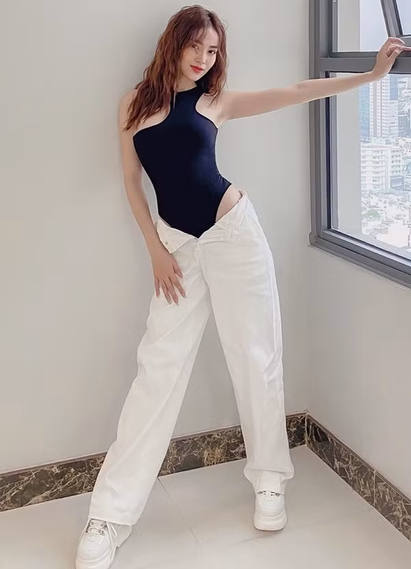 Bắt trend quần không khóa, Ninh Dương Lan Ngọc đã có màn lột xác ngoạn mục với hình tượng mới cực ngầu.