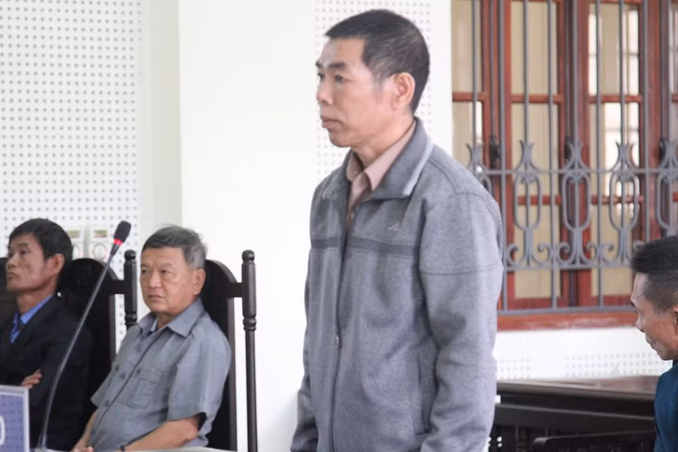 Giet nguoi vi bi nhac nho de xe gon lai, ga dan ong nhan ket dang