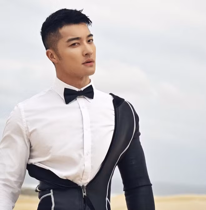 Doanh nhan dong tinh Trung Quoc, bi cam dang anh goi cam vi dieu nay