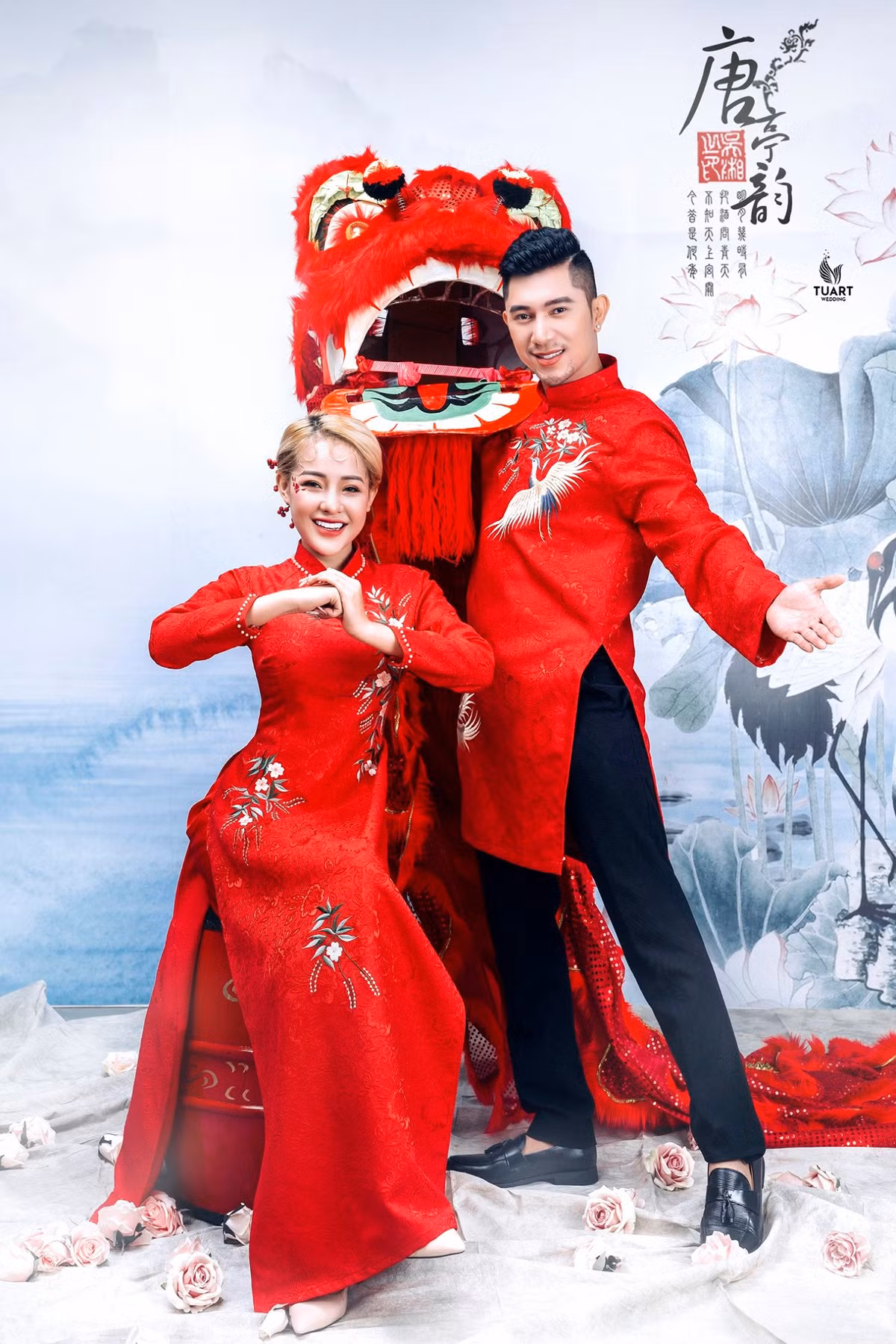 "Không biết xấu hổ à, con gái con đứa mà như vậy rồi ai coi nổi nữa đây?", "Đúng là cặp đôi chơi dơ nhất mạng xã hội. Tởm quá đi mất người ta xem người ta đánh giá cho" - Dân mạng bình luận.