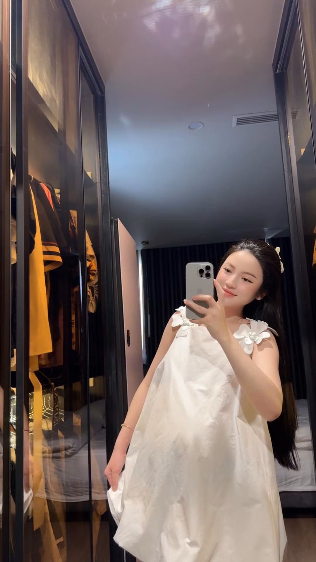 Những hình ảnh đầu tiên sau sinh của Chu Thanh Huyền nhận được nhiều lời chúc mừng từ bạn bè, người thân cũng như người theo dõi.